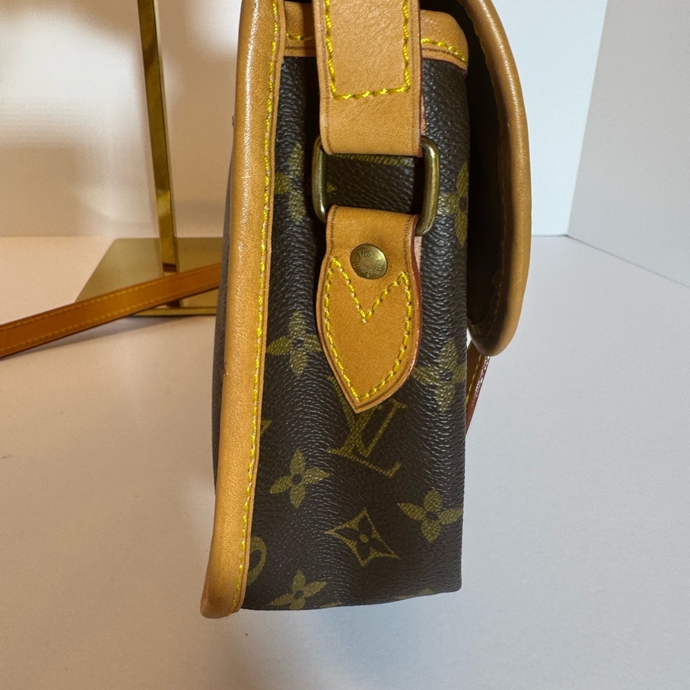 Louis Vuitton Sac Gibeciere  Crossbody - Picture 7 of 15